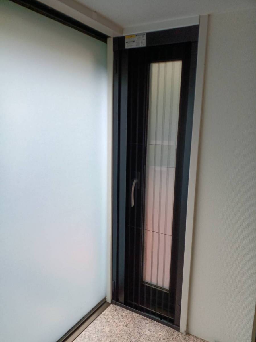 横浜トーヨー住器の新規網戸をラクラク取付。気軽に換気ができる窓づくりの施工後の写真1