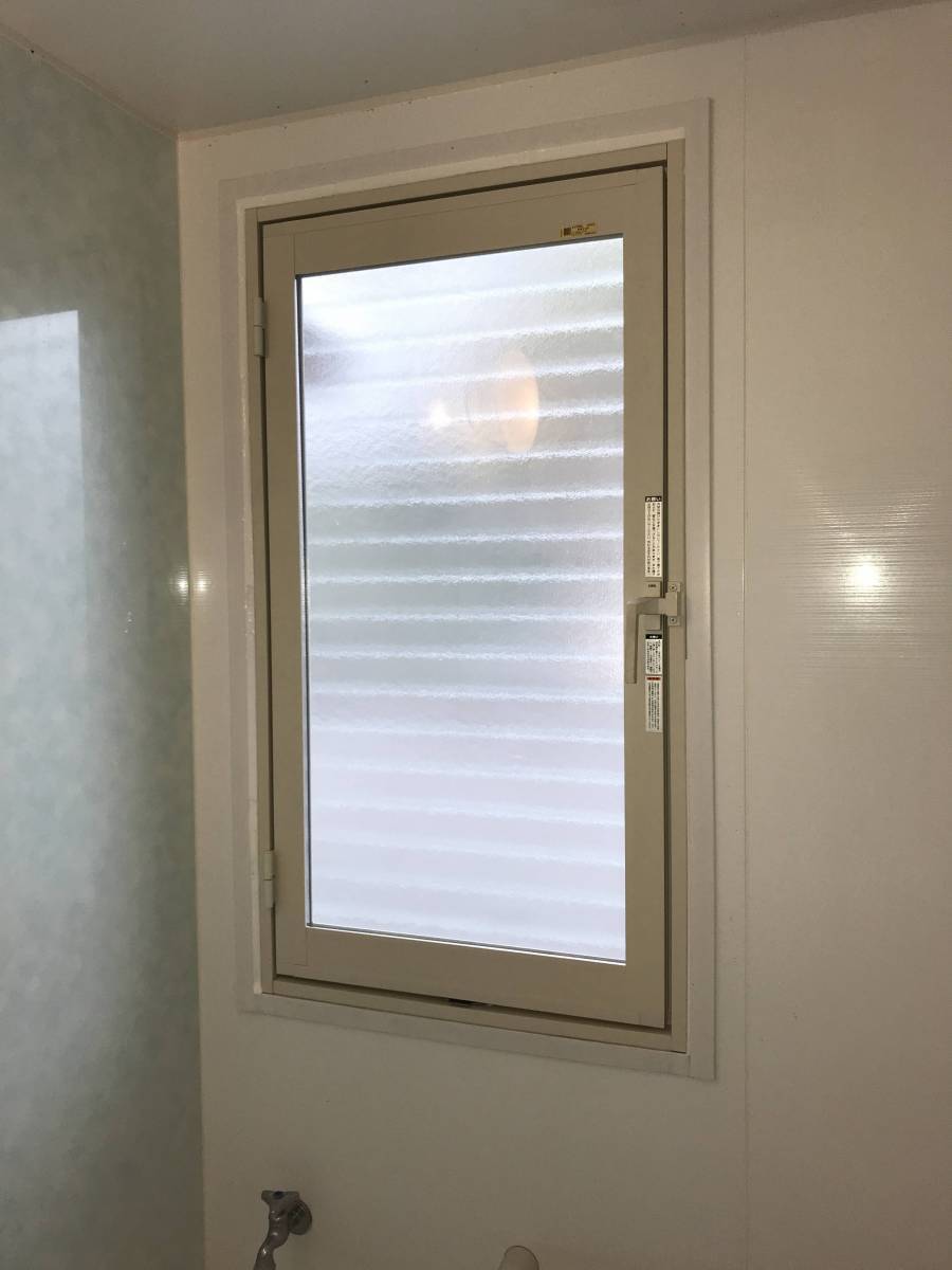 フクシマ建材の浴室に内窓取付の施工後の写真1