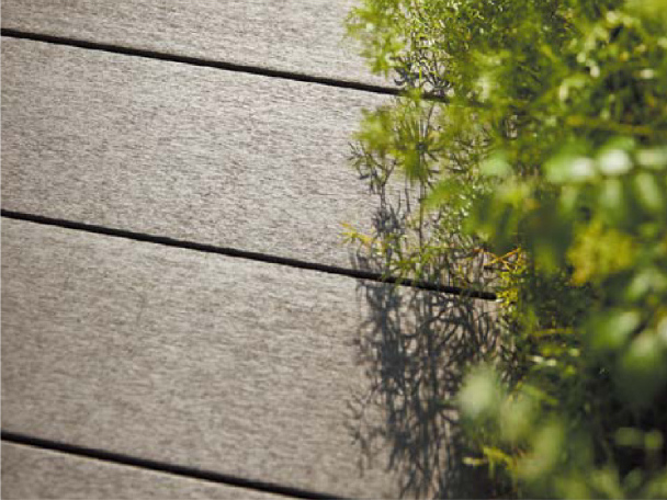 桶庄トーヨー住器の千葉県｜一宮町｜テラスSC＋樹ら楽ステージで快適な屋外リビングへ！広々と使えるデッキ空間の施工事例詳細写真19