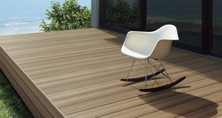 桶庄トーヨー住器の千葉県｜一宮町｜テラスSC＋樹ら楽ステージで快適な屋外リビングへ！広々と使えるデッキ空間の施工事例詳細写真18