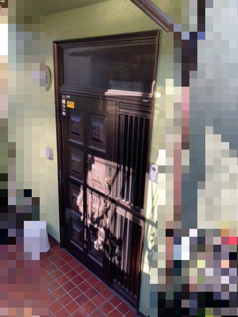 桶庄トーヨー住器の快適な玄関に！1DAYリフォーム玄関～リシェント玄関ドア3～の施工前の写真1