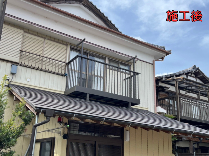 桶庄トーヨー住器の【千葉県】【東金市】後付けの屋根置き式ベランダ設置で快適な生活にしませんか？の施工後の写真1