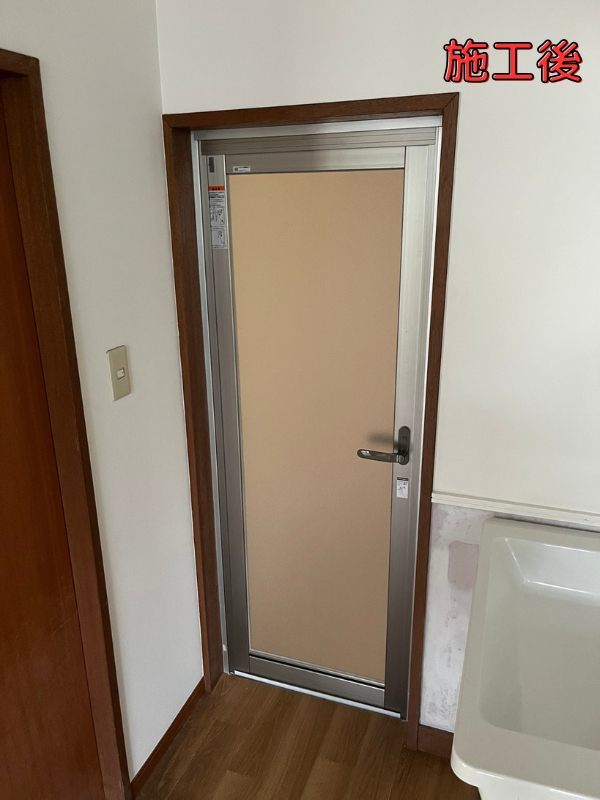 桶庄トーヨー住器の千葉県|一宮町|カバー工法で使いやすい浴室ドアへリフォーム!の施工後の写真1