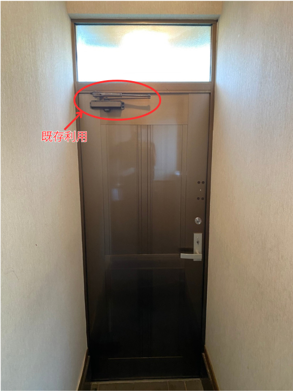 桶庄トーヨー住器の千葉県|長生村|リクシル クリエラ玄関ドア本体交換!既存枠利用で費用を抑えたリフォームの施工後の写真2