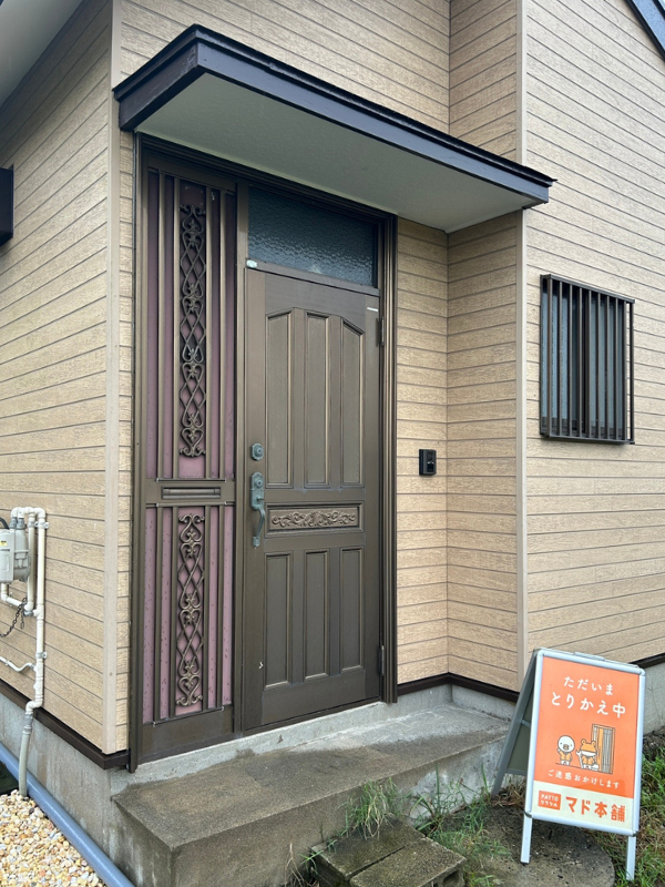 桶庄トーヨー住器の千葉県｜岬町｜玄関の冷気対策と電子錠で安心・快適リフォーム✨の施工前の写真2