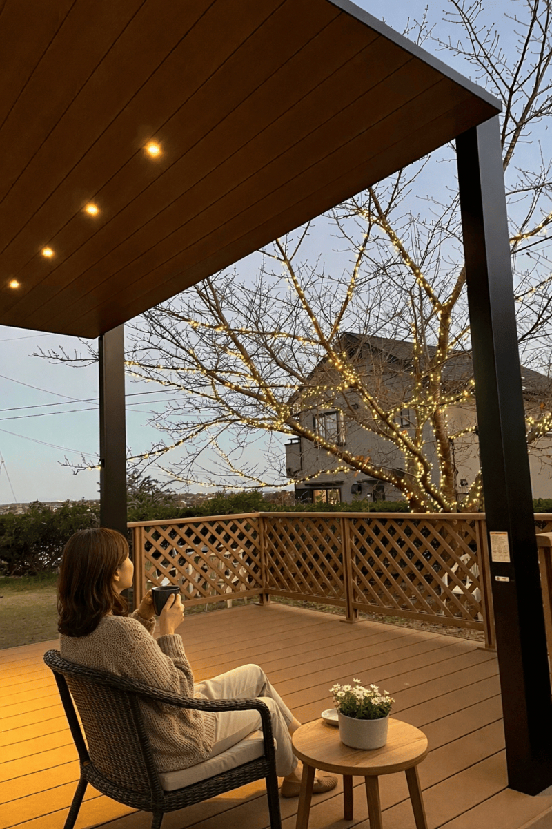 桶庄トーヨー住器の千葉県｜一宮町｜テラスSC＋樹ら楽ステージで快適な屋外リビングへ！広々と使えるデッキ空間の施工後の写真3