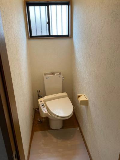 桶庄トーヨー住器のトイレリフォーム工事の施工前の写真2