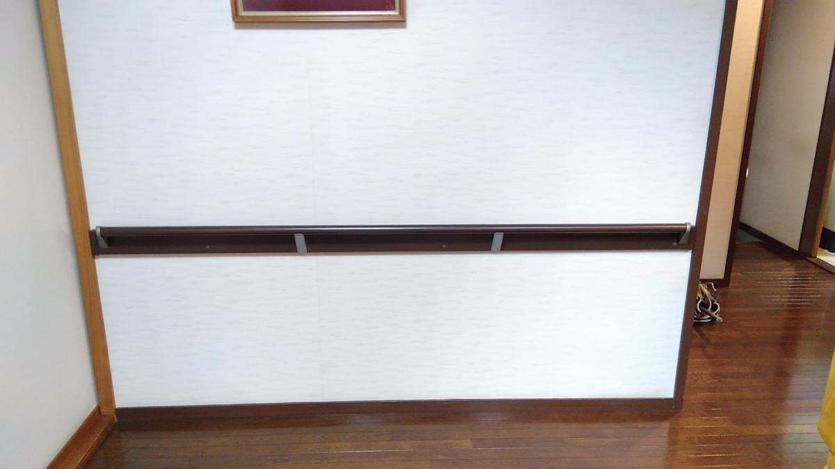 ハオス本店のマドのリフォーム工事のついでに手すり取付の施工後の写真1