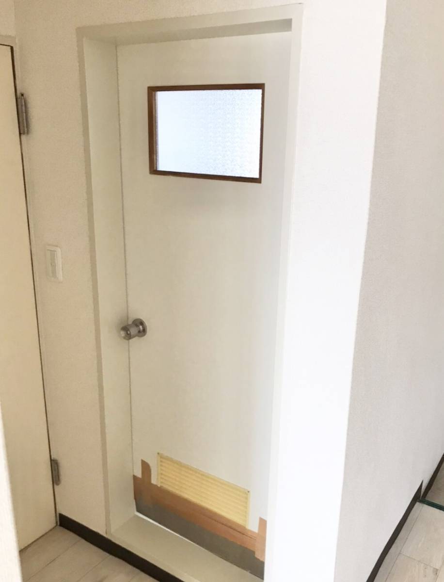 ヤシオトーヨー住器のお風呂のドアが開け閉めしやすくなりました✨の施工前の写真1