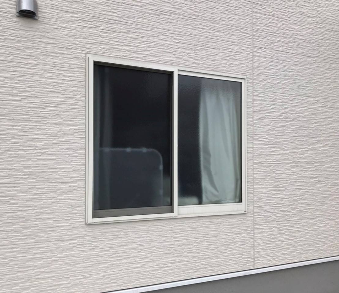 ヤシオトーヨー住器の防犯・台風対策で安全な住まいに💯の施工前の写真1