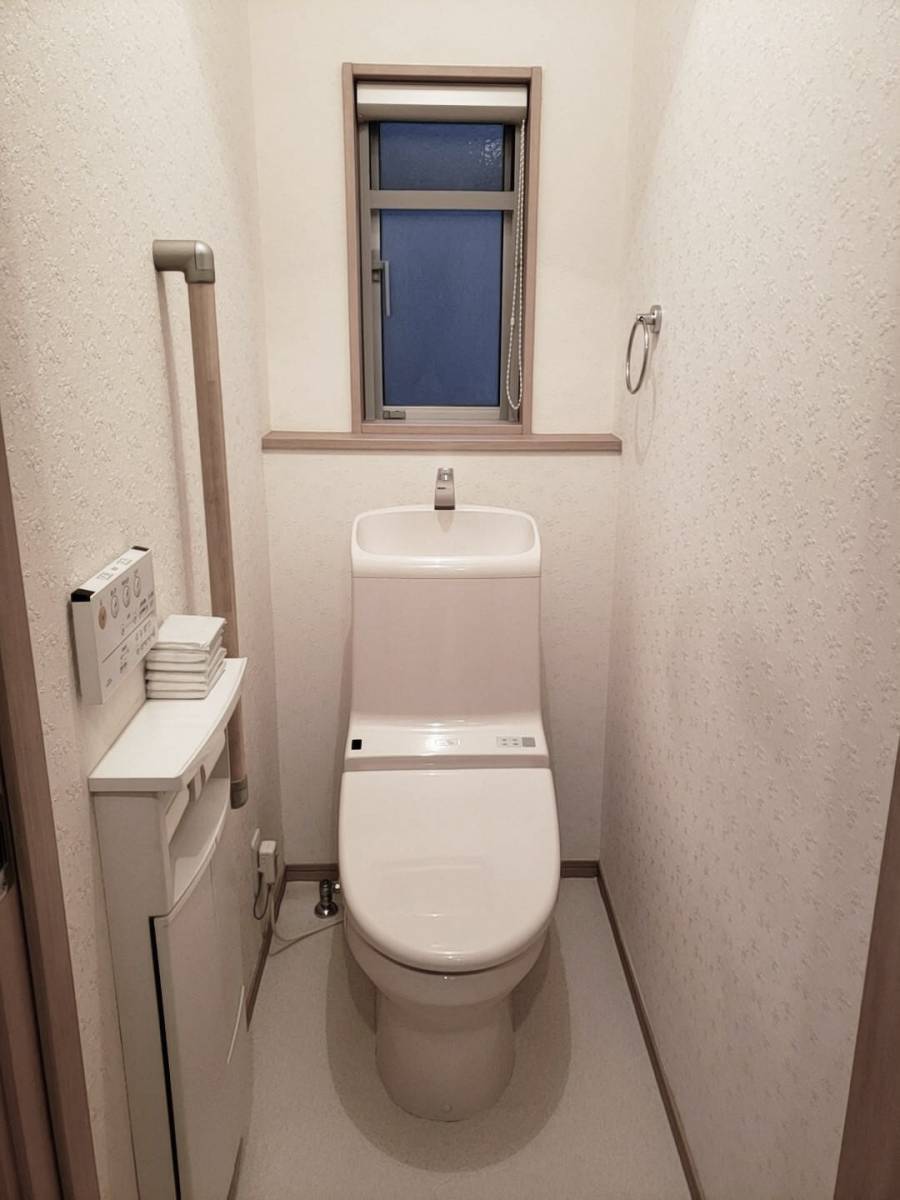 ヤシオトーヨー住器のトイレ空間がすっきりしました！の施工前の写真1