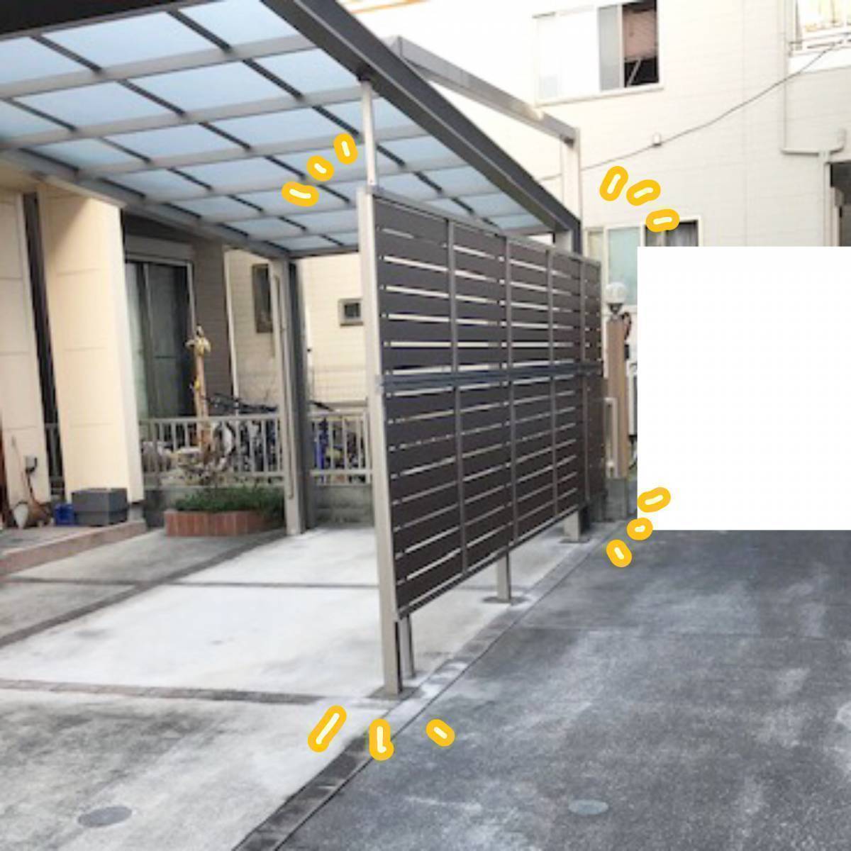 ヤシオトーヨー住器のフェンスはこんな使い方もできます♪（目隠し）の施工後の写真1
