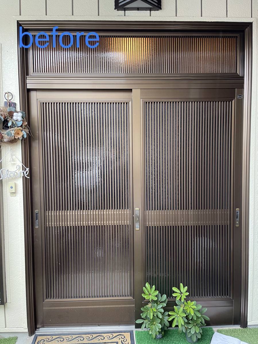 マド専門店 KATOのおしゃれで機能的な玄関引戸に交換してもらいたい。の施工前の写真1
