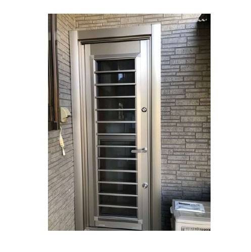 マド専門店 KATOの古い勝手口ドアを換気のできる新しいものへ交換しました😊施工事例写真1