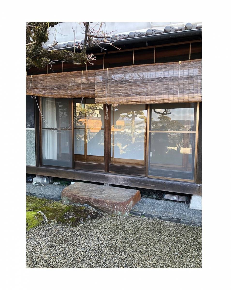 マド専門店 KATOの木製のサッシで窓からのすき間風が寒いです💦の施工前の写真1