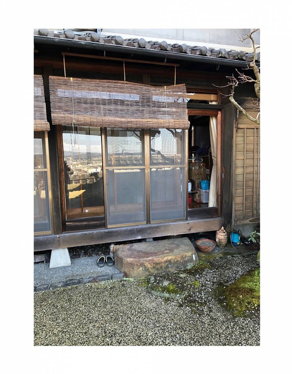 マド専門店 KATOの木製のサッシで窓からのすき間風が寒いです💦の施工前の写真2
