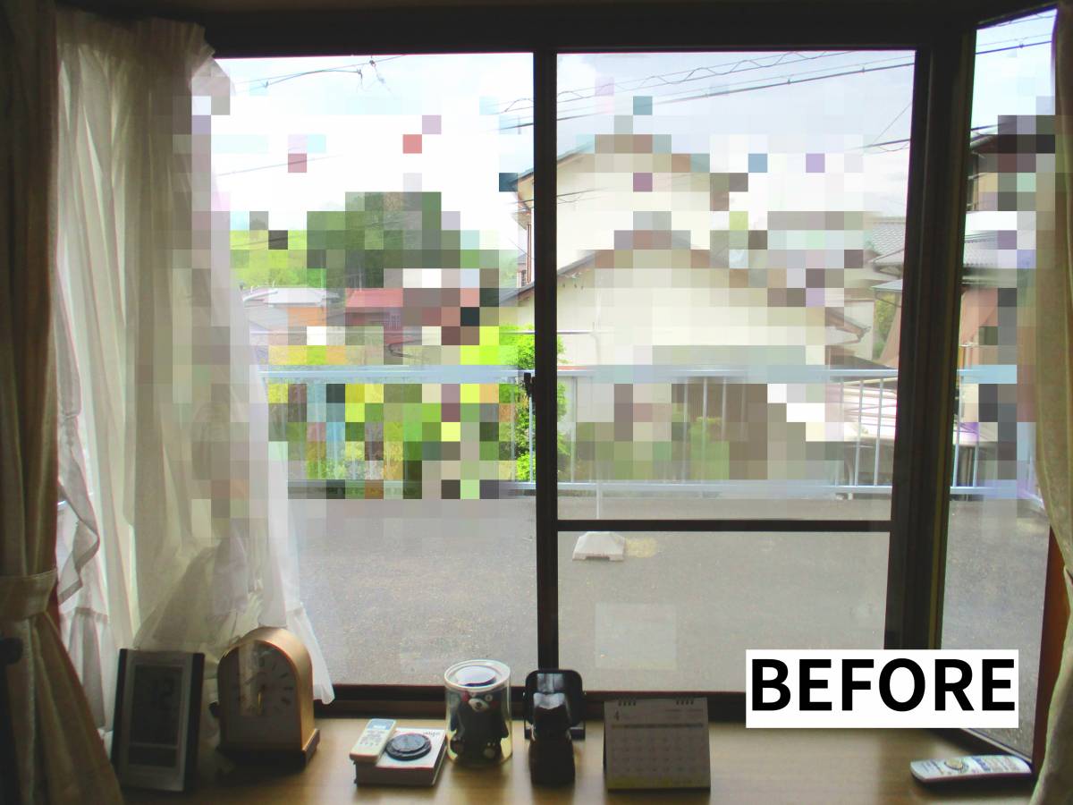 マド専門店 KATOの出窓にインプラスを取り付けて暖かい室内への施工前の写真1