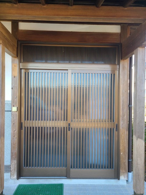 マド専門店 KATOの玄関引戸を新しいものに交換してほしいです！の施工前の写真1