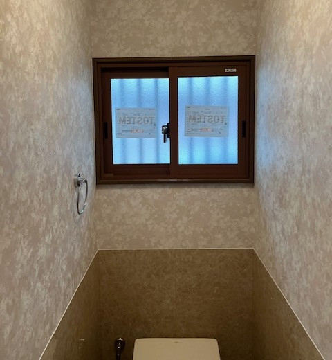 マド専門店 KATOのトイレの窓にインプラスを取り付けてほしいです。の施工後の写真1