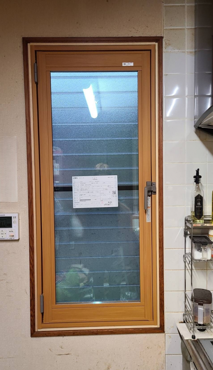 マド専門店 KATOのキッチンのルーバー窓を快適リフォーム✨インプラスで断熱＆防音アップ！の施工後の写真1