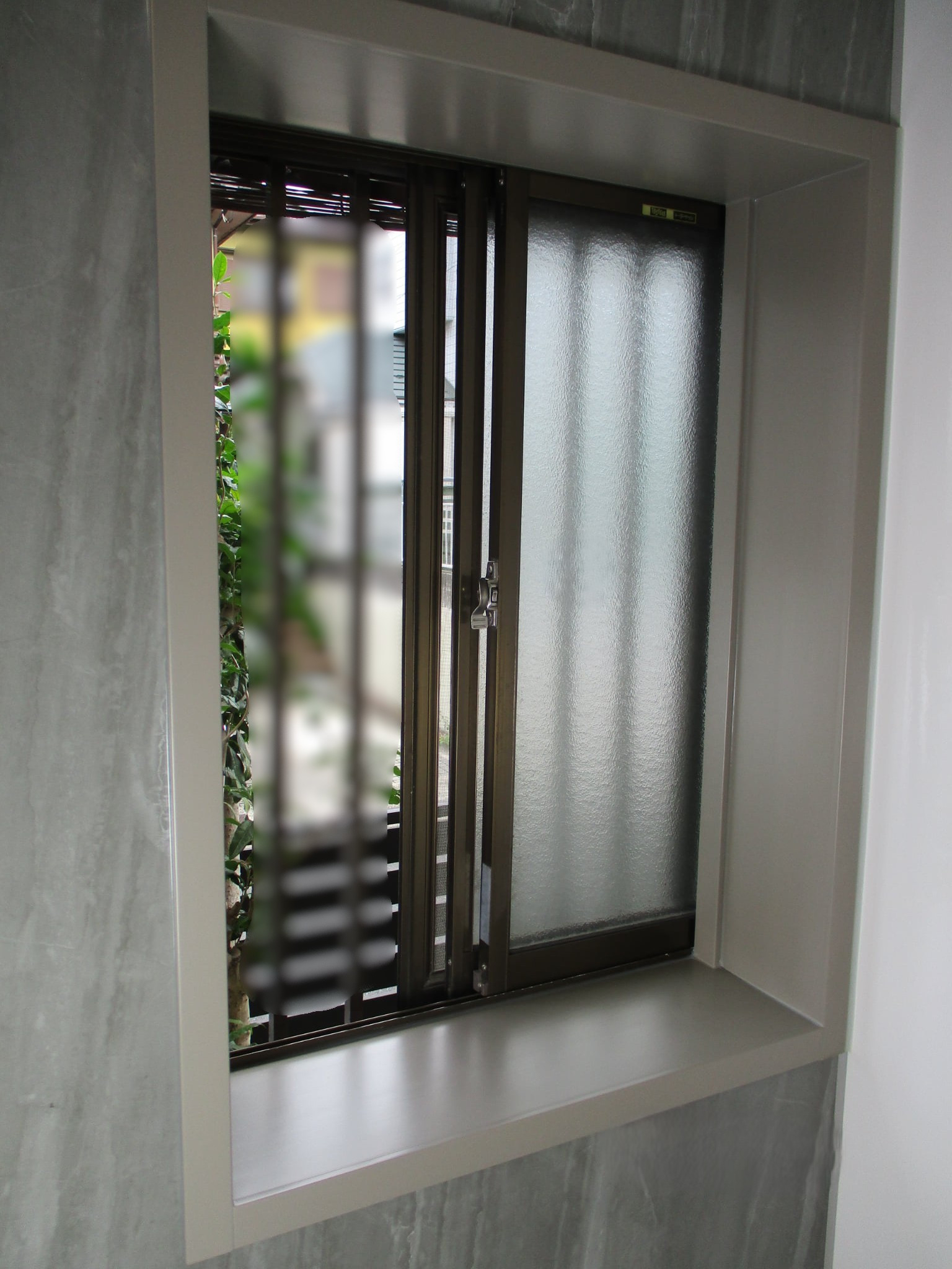 マド専門店 KATOの浴室の寒さ・結露対策に！インプラス開き窓であったか空間へ🛁❄️✨の施工前の写真1