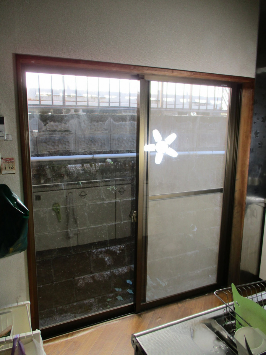 マド専門店 KATOの大きな窓の寒さ対策に！インプラスであったか＆快適空間へ❄️✨の施工前の写真1