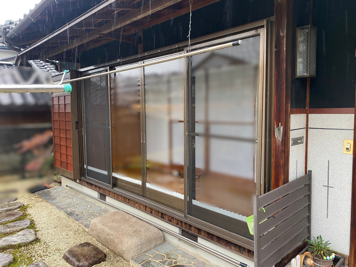 マド専門店 KATOの大きな窓を断熱リフォーム✨リプラスで快適＆すっきりした外観に🌿の施工前の写真1