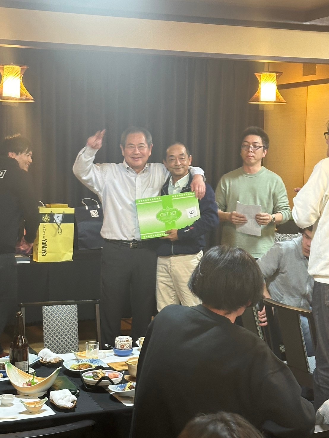 ★新春★～ボウリング大会・新年会～ 大木建装硝子のブログ 写真15