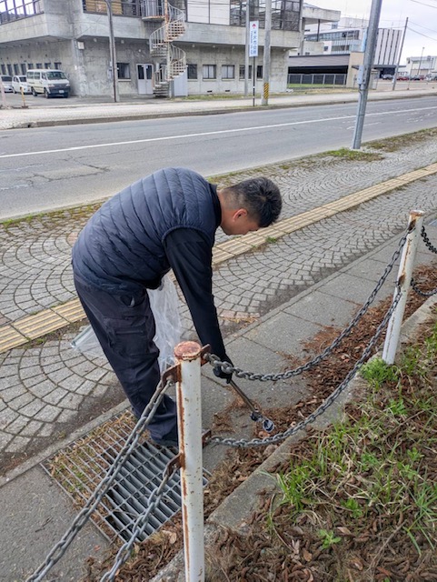 2025年 社会貢献事業 早朝清掃🧹🌷 大木建装硝子のブログ 写真3