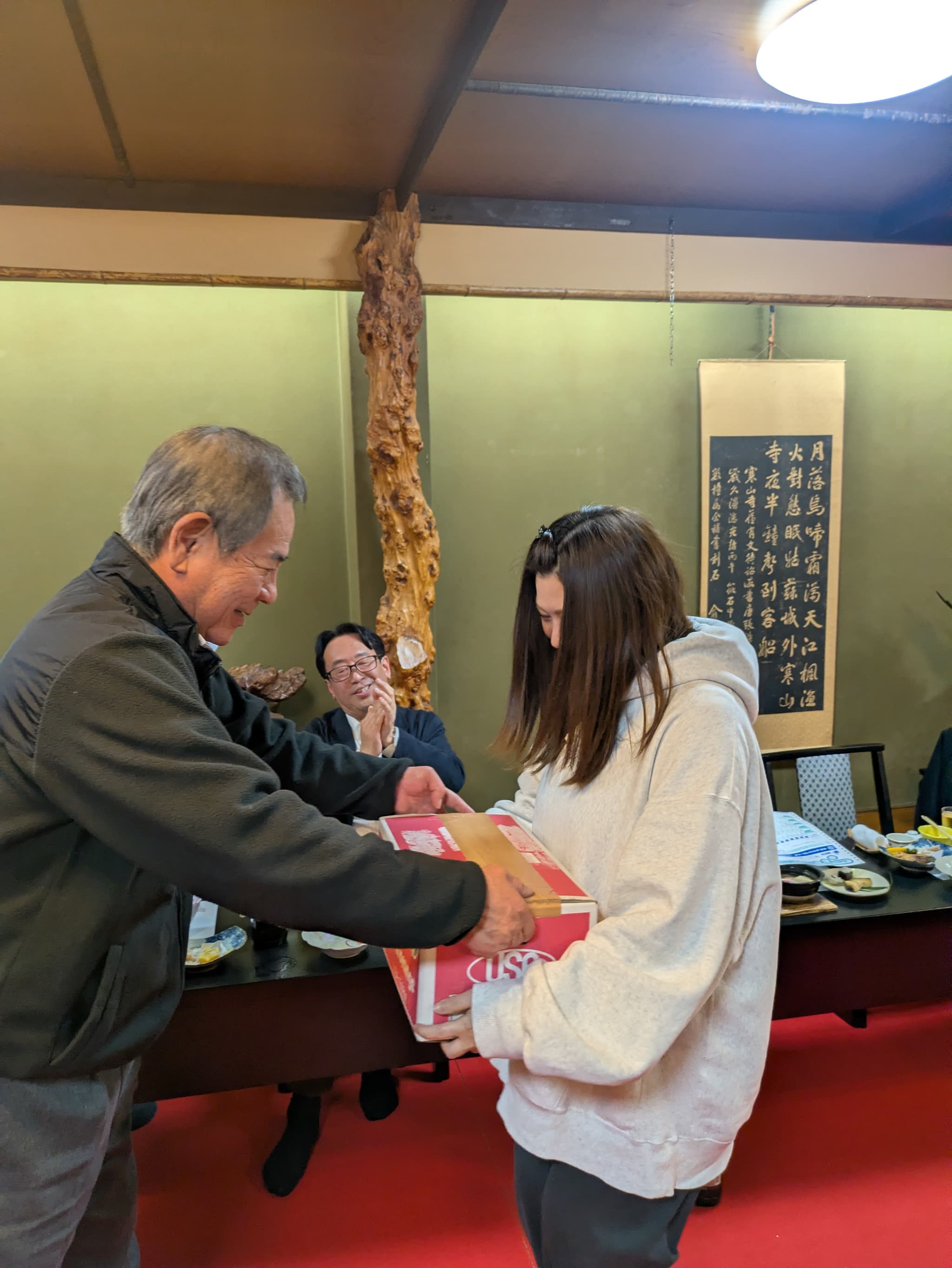 🎳ボーリング・新年会2026🌸 大木建装硝子のブログ 写真21