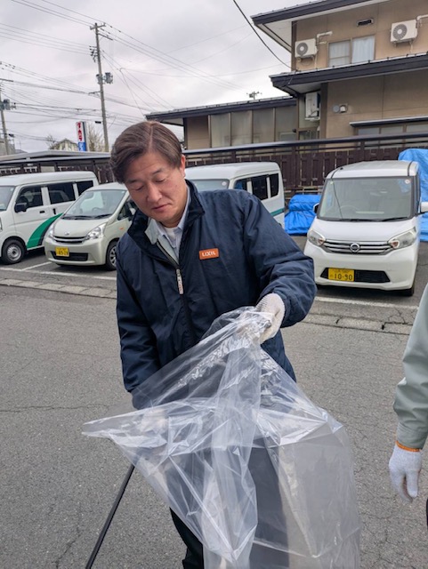2025年 社会貢献事業 早朝清掃🧹🌷 大木建装硝子のブログ 写真6