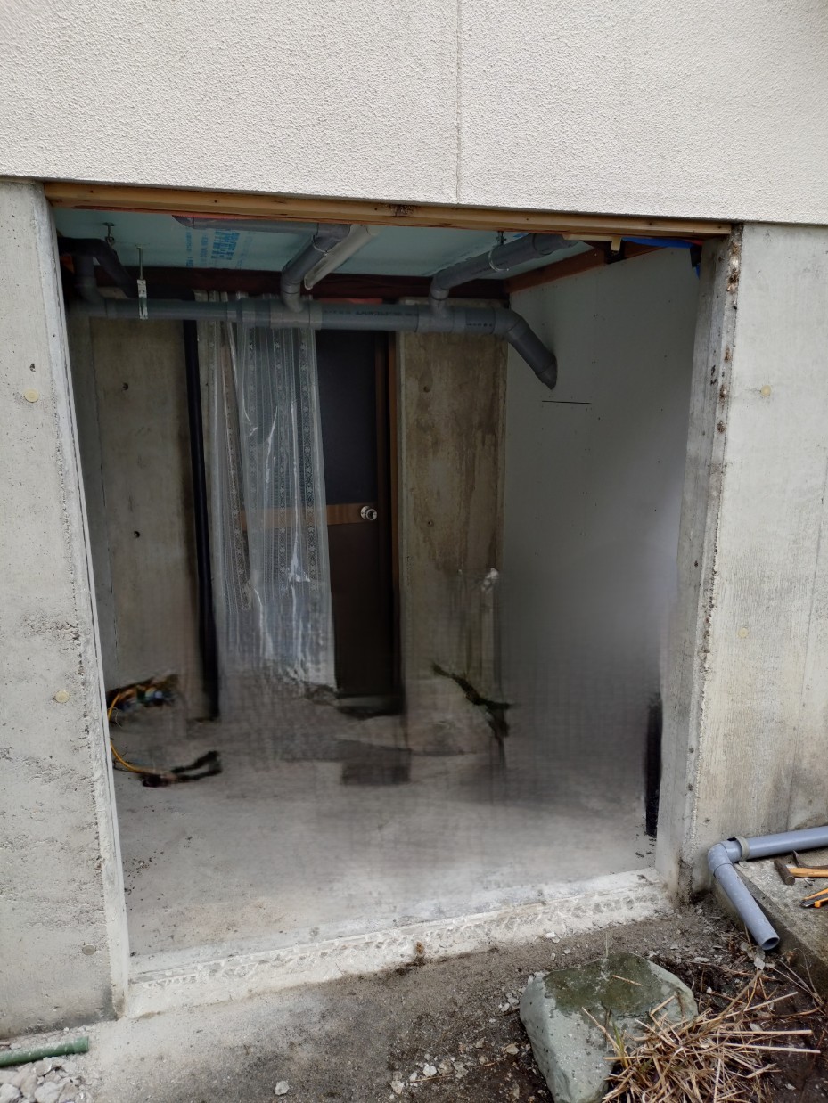 大木建装硝子の従来の単板引戸から断熱土間引戸へ入替の施工事例のご紹介です！の施工事例詳細写真1