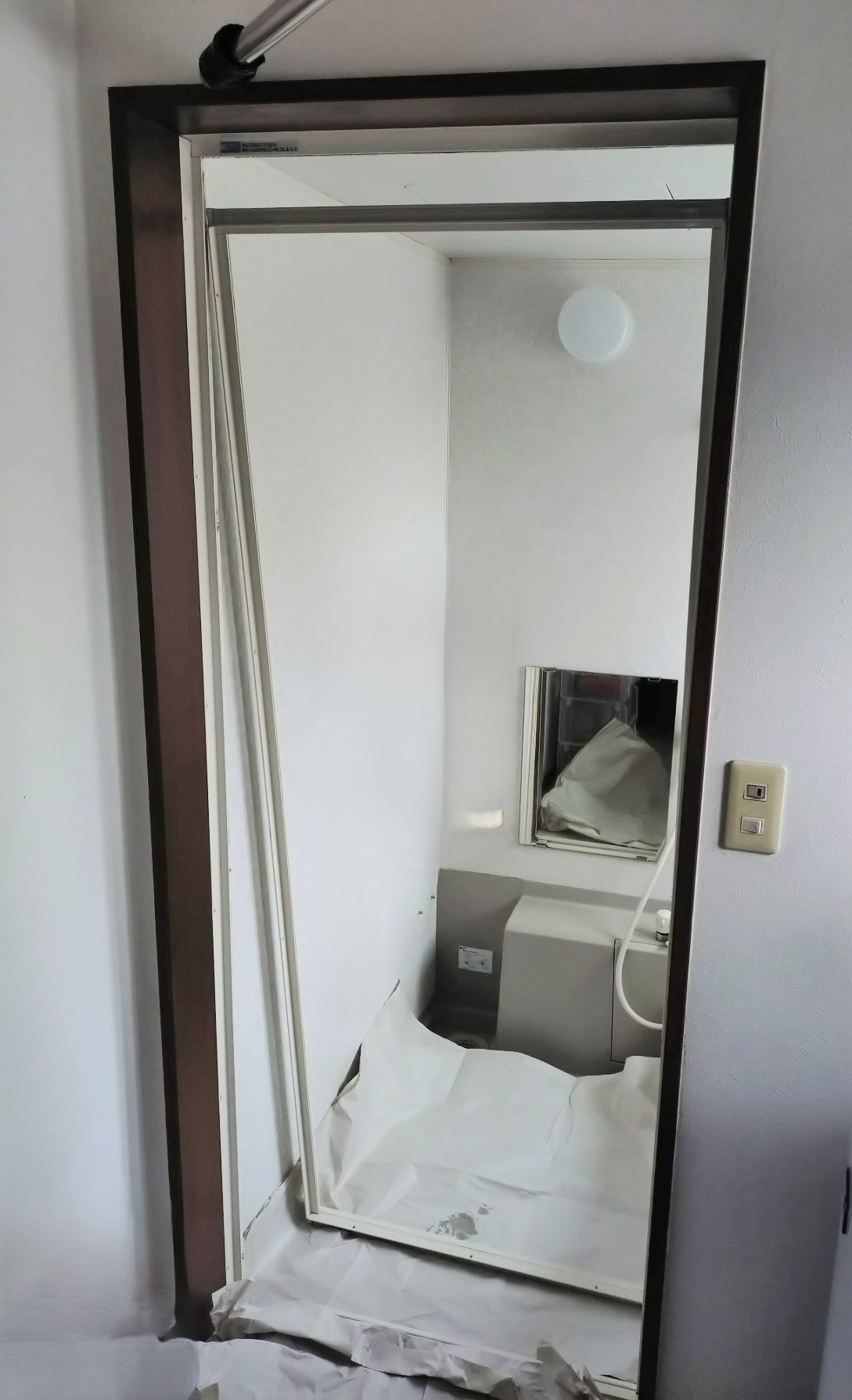 大木建装硝子の浴室折戸を枠ごと入替え！安心リフォーム🛁🌟の施工事例詳細写真1