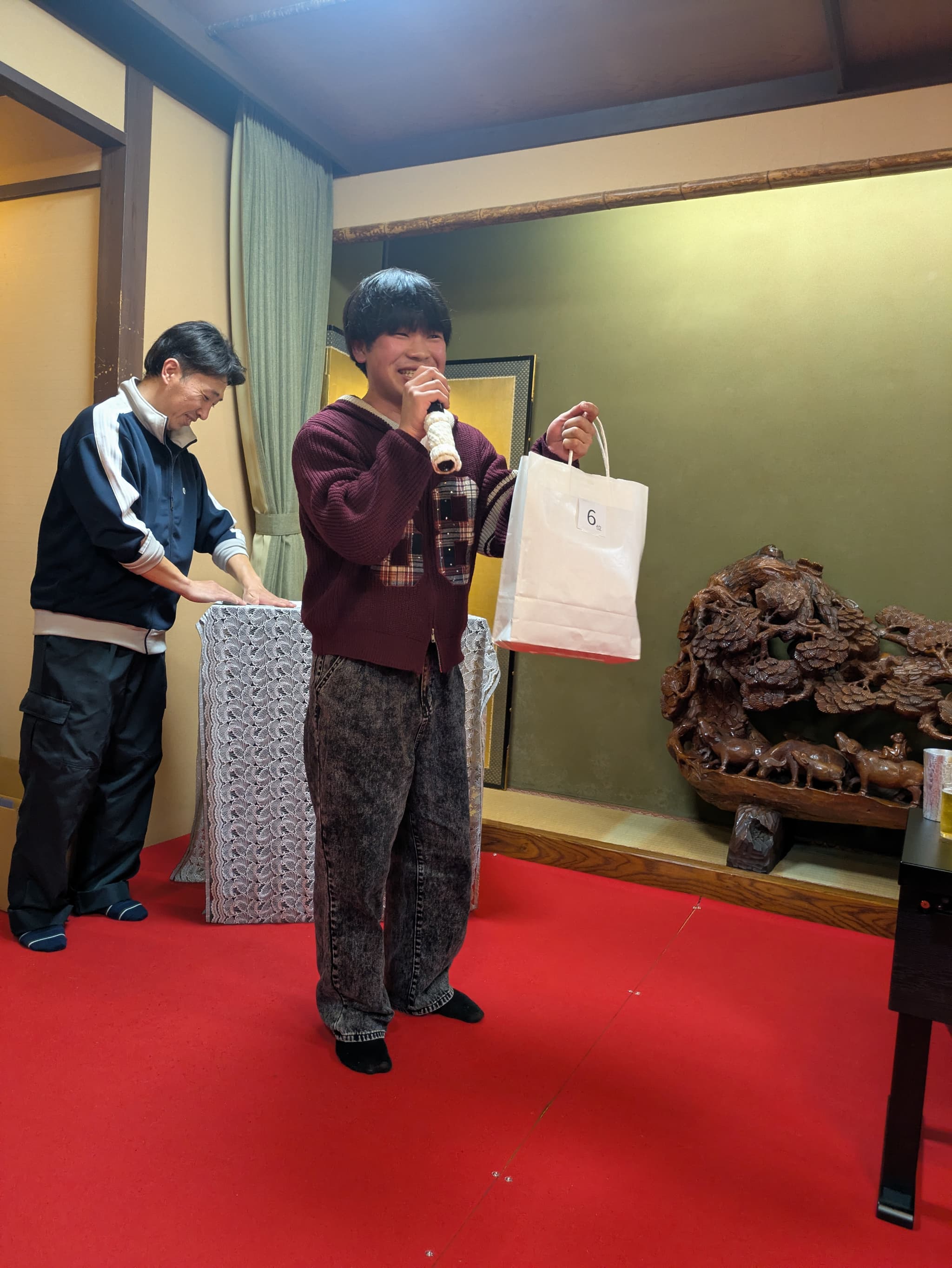 🎳ボーリング・新年会2026🌸 大木建装硝子のブログ 写真18