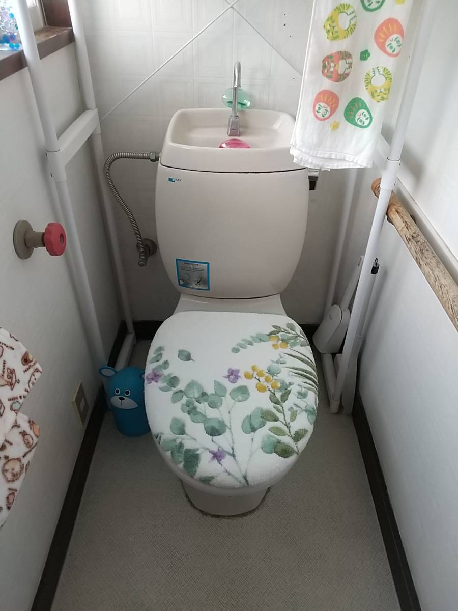 大木建装硝子の⭐！見た目すっきりおしゃれトイレにリフォーム！⭐の施工前の写真1