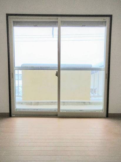 大木建装硝子の窓の断熱工事施工事例写真1