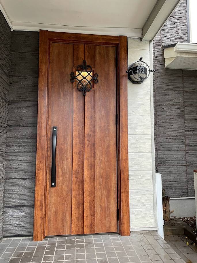 益山商事の玄関ドアを新しくしましたの施工後の写真1