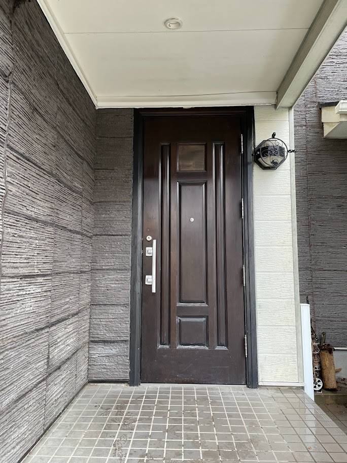 益山商事の玄関ドアを新しくしましたの施工前の写真1