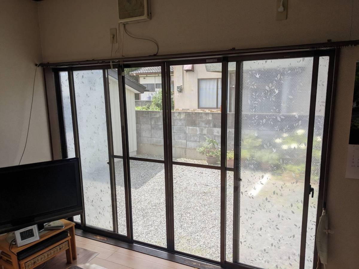 千葉トーヨー住器の先進的窓リノベ事業を利用して内窓をの施工前の写真1