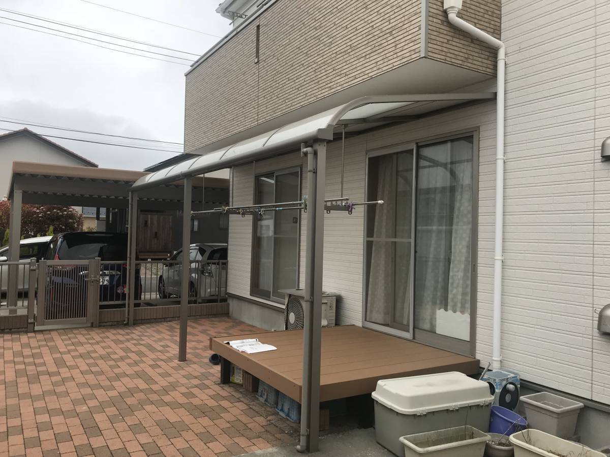 千葉トーヨー住器のサンルーム＋屋根2棟取付工事の施工前の写真2