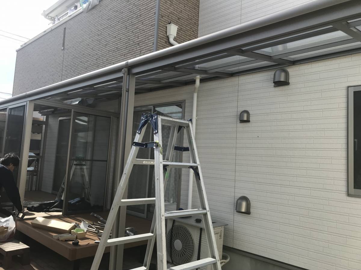 千葉トーヨー住器のサンルーム＋屋根2棟取付工事の施工前の写真3