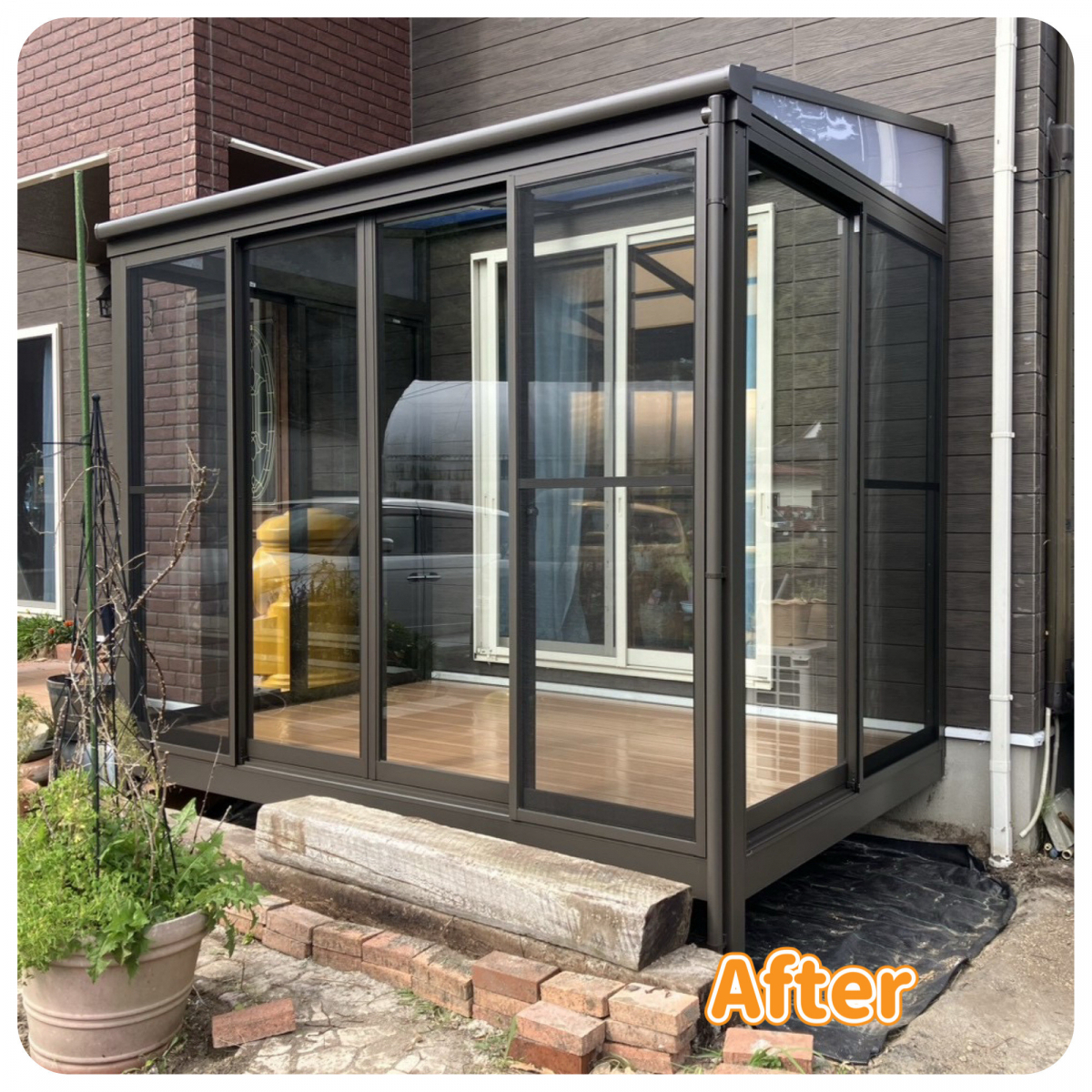 千葉トーヨー住器のフラワーラックが映えるサンルームの施工後の写真1