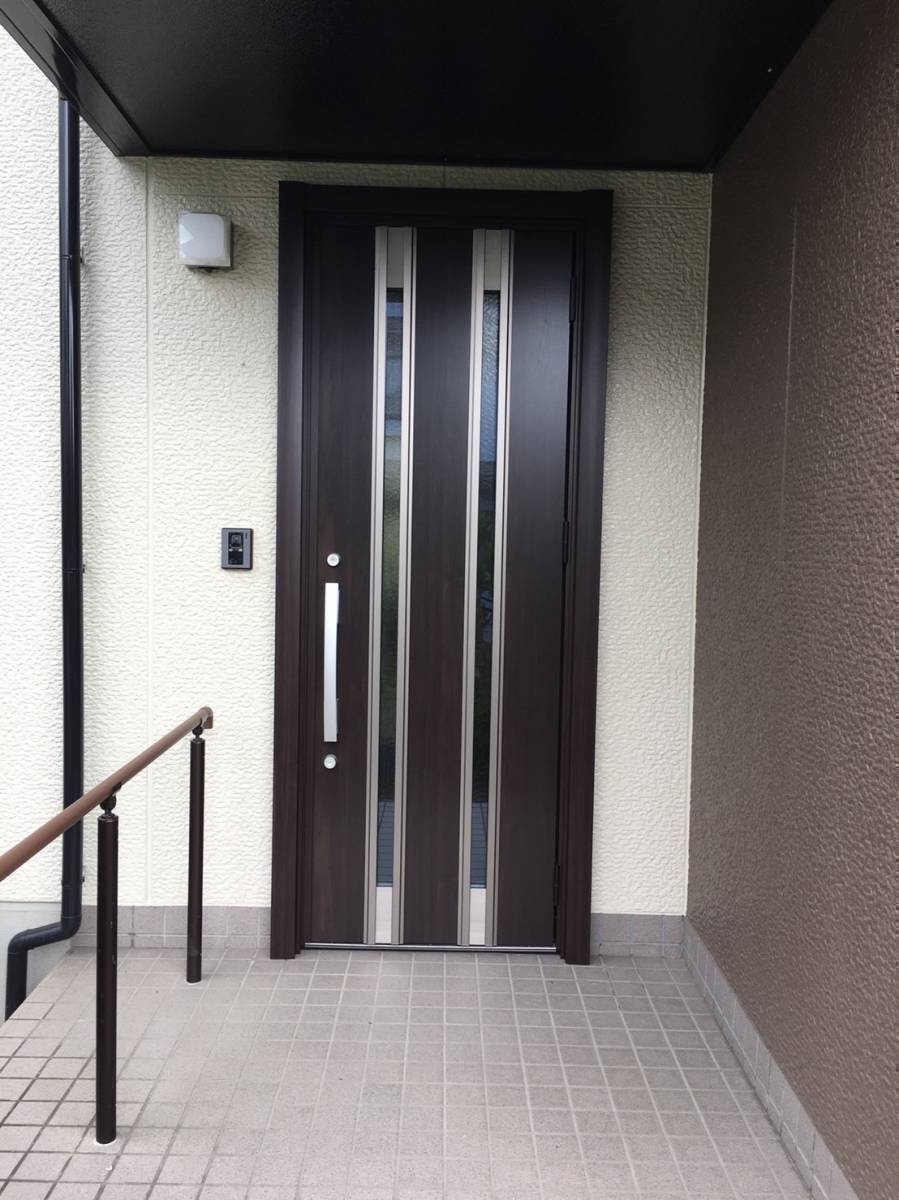 千葉トーヨー住器のリフォームと一緒に新しいドアもの施工後の写真1