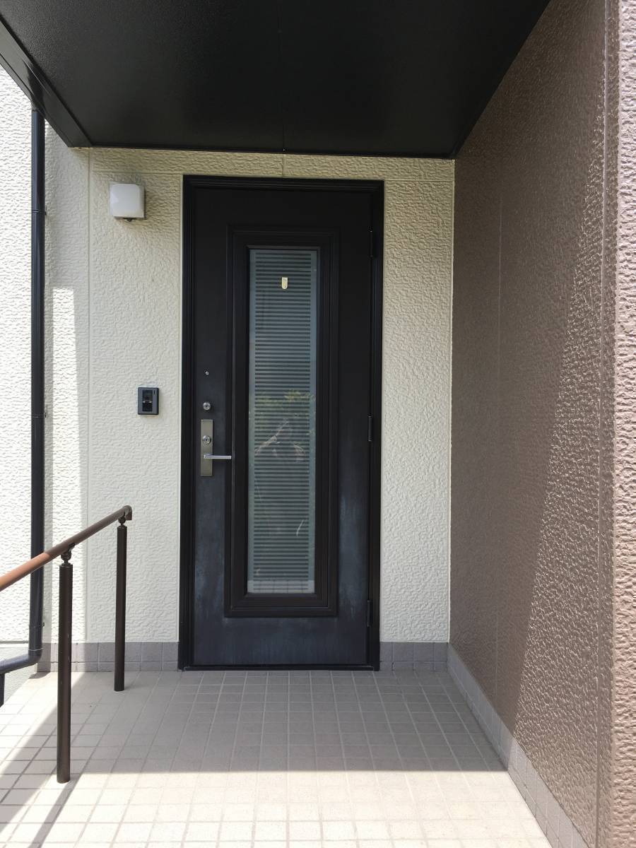 千葉トーヨー住器のリフォームと一緒に新しいドアもの施工前の写真1