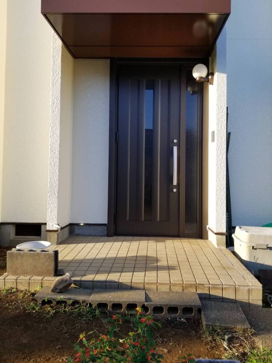 カワカのリシェント玄関ドアの施工後の写真1