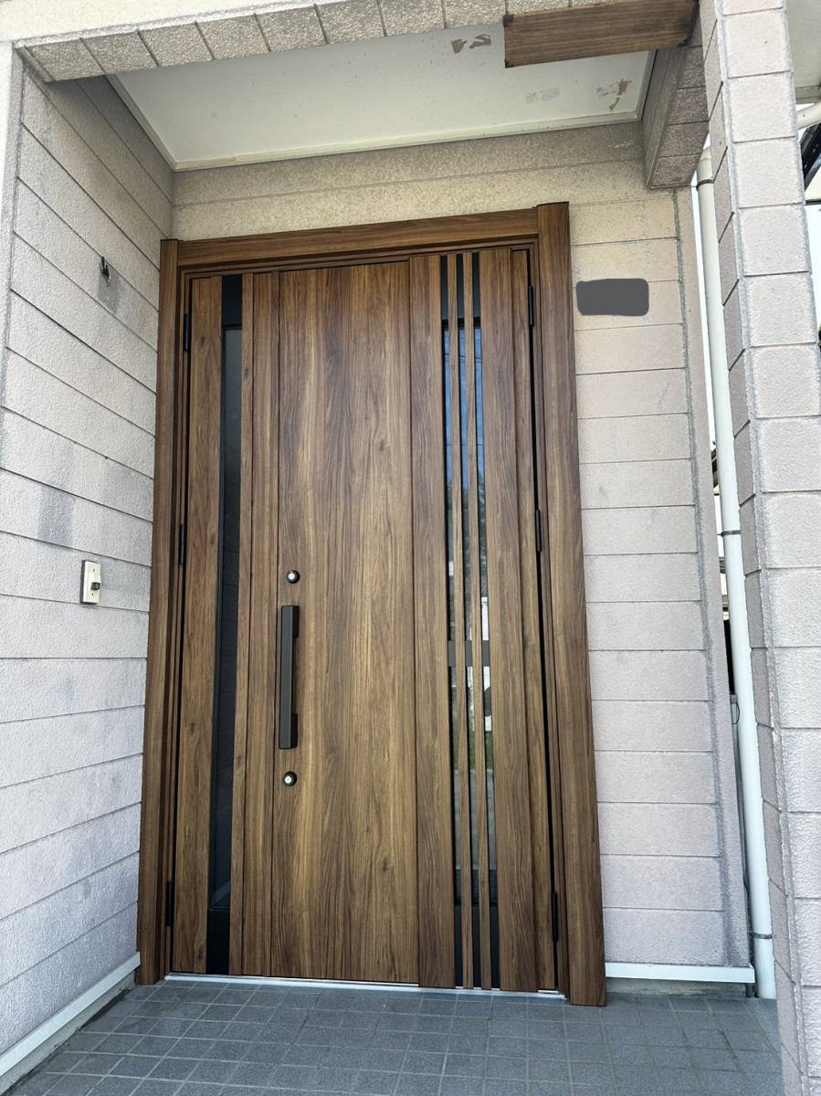 マルウチの【リシェント】玄関ドアを交換しましたの施工後の写真1