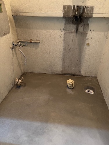 作州トーヨー住器の事務所の男子トイレの床に排水口をつけてほしい！の施工事例詳細写真7