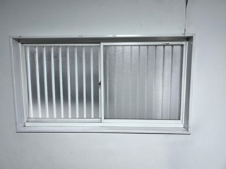 作州トーヨー住器のインプラス（内窓）取付工事の施工前の写真1