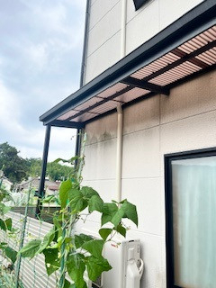作州トーヨー住器のテラス屋根の波板張替えの施工後の写真2