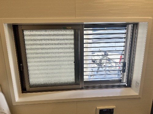 作州トーヨー住器の冬場に結露で悩まされる毎日から解放されたい！の施工前の写真1